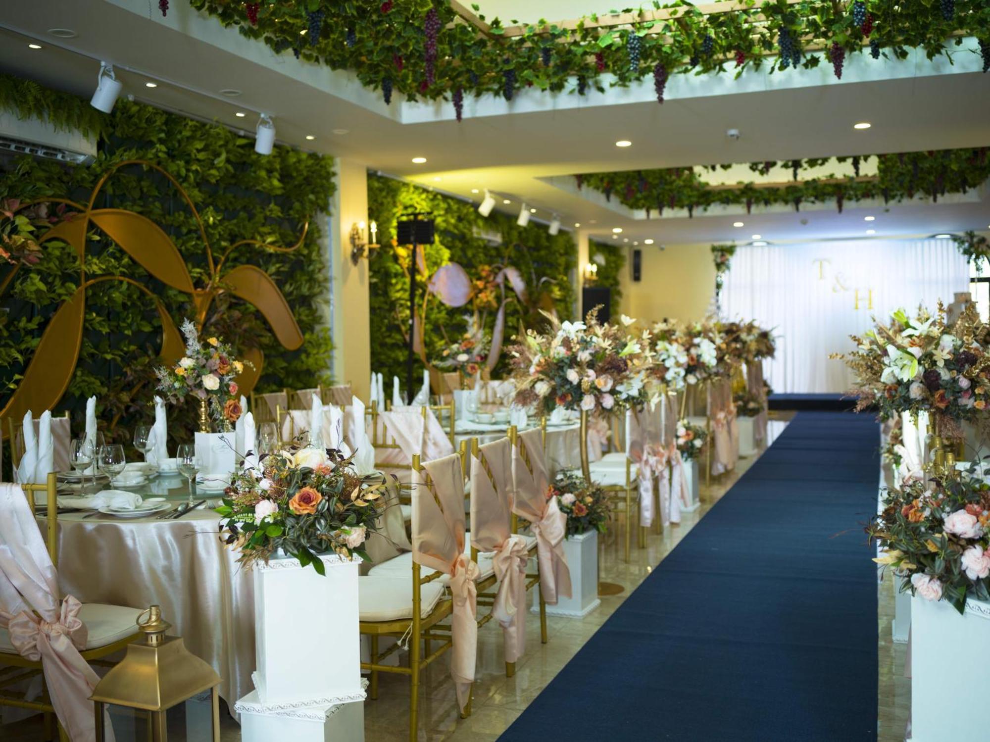 Merperle Crystal Palace Khách sạn