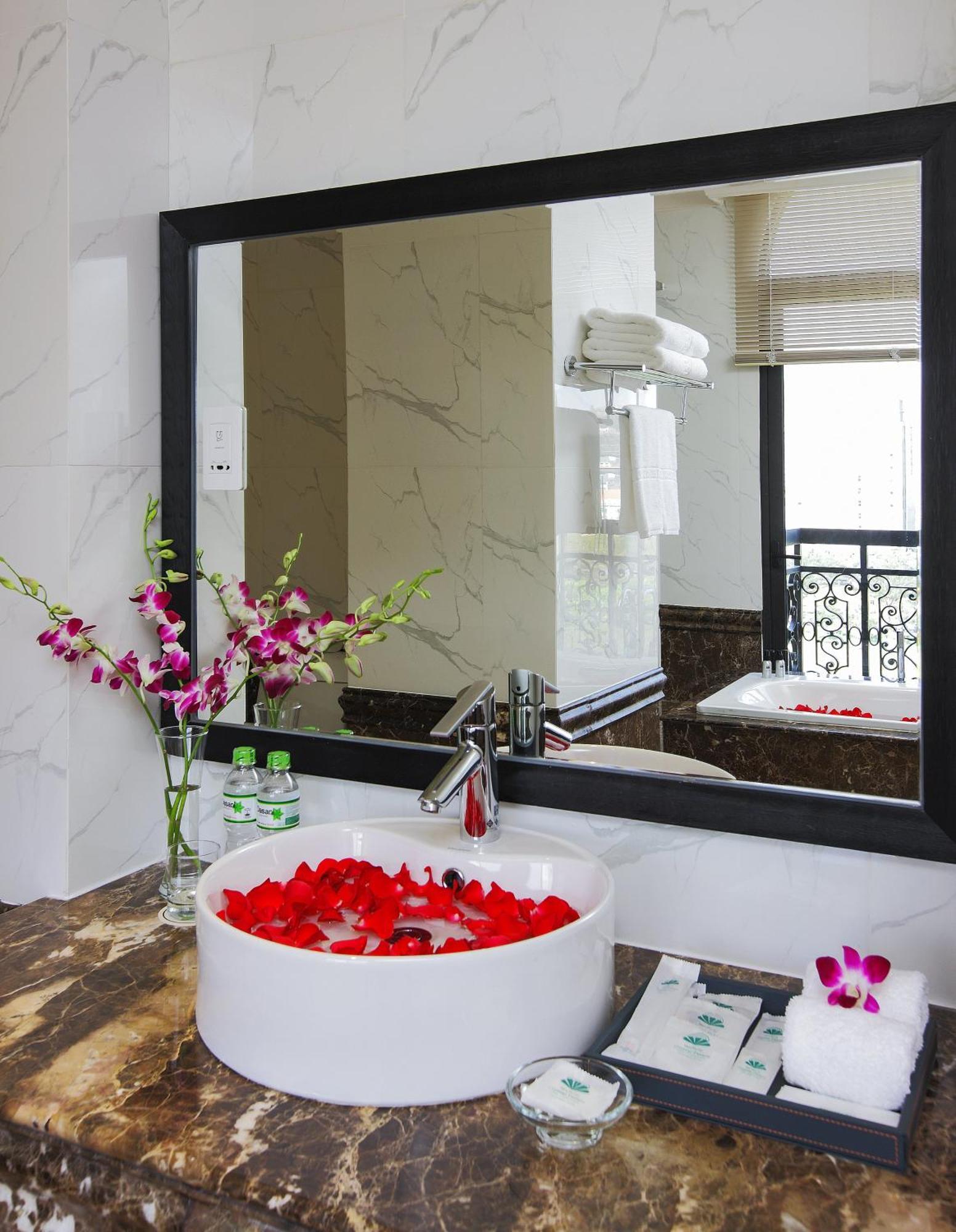 Merperle Crystal Palace Khách sạn